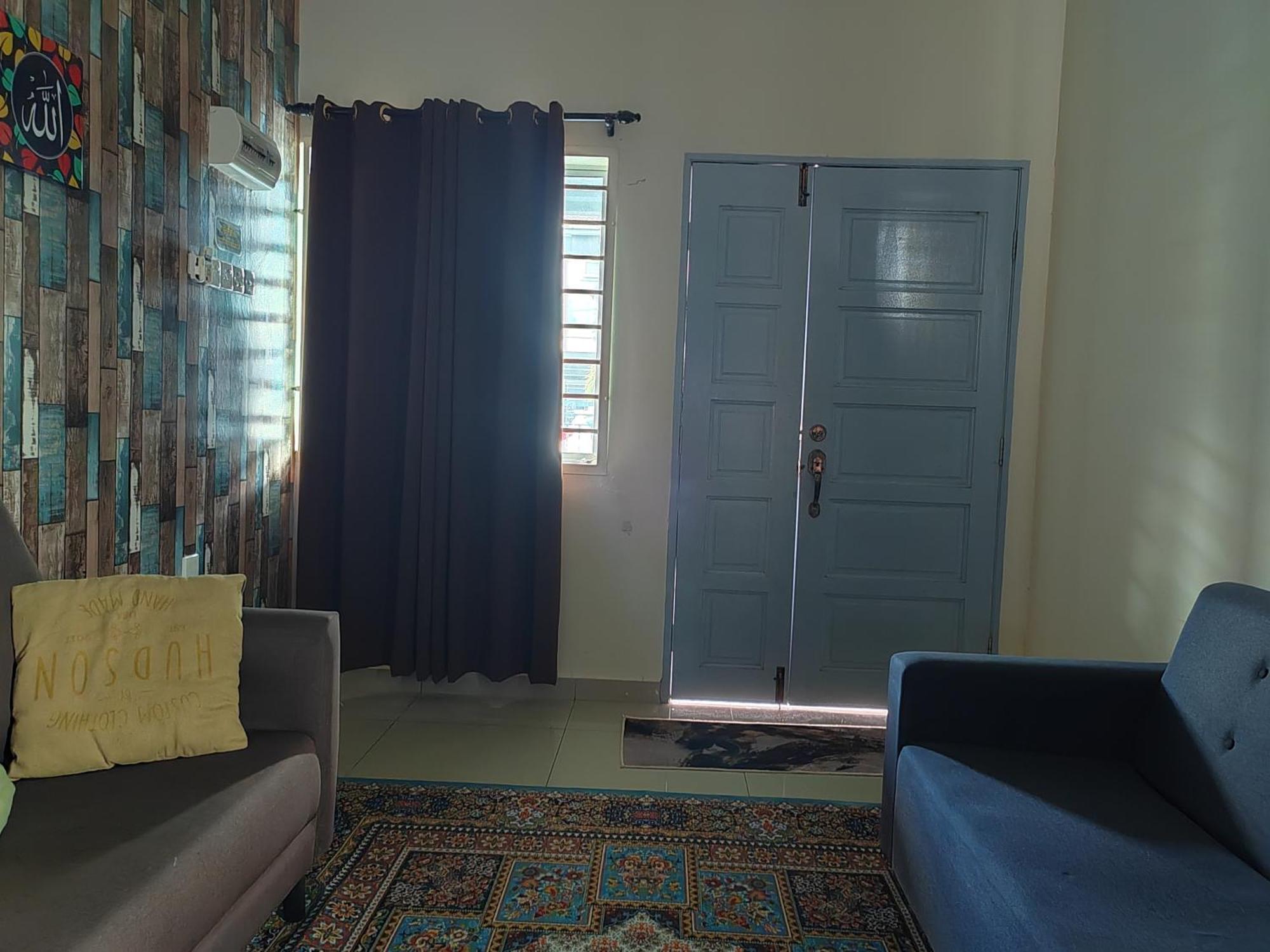 Villa Teratak Delisha -Musslim à Kampong Jemampar Extérieur photo