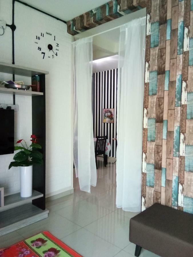 Villa Teratak Delisha -Musslim à Kampong Jemampar Extérieur photo